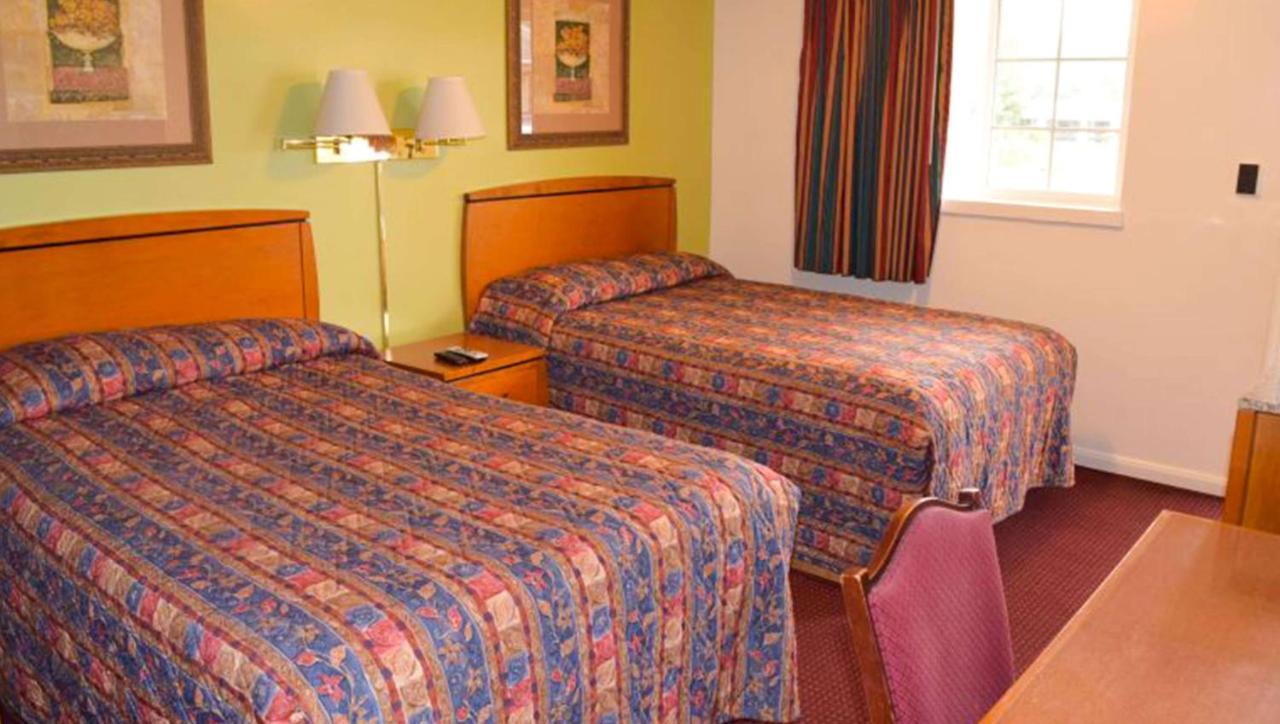 Relax Inn Блуумсбърг Екстериор снимка